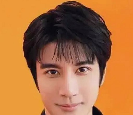 网红反差揭秘：亲姐姐“黑丝撕破”新作引爆网络争议